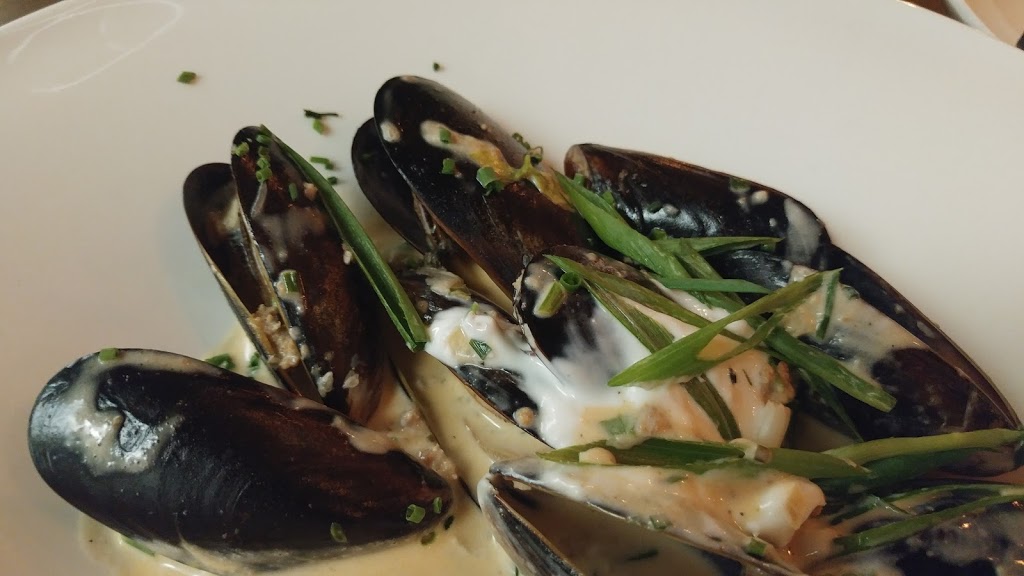 Gustav Chophouse and Bar | 10 Vacation Inn Dr, Collingwood, ON L9Y 5G4, Canada | Phone: (705) 443-4461