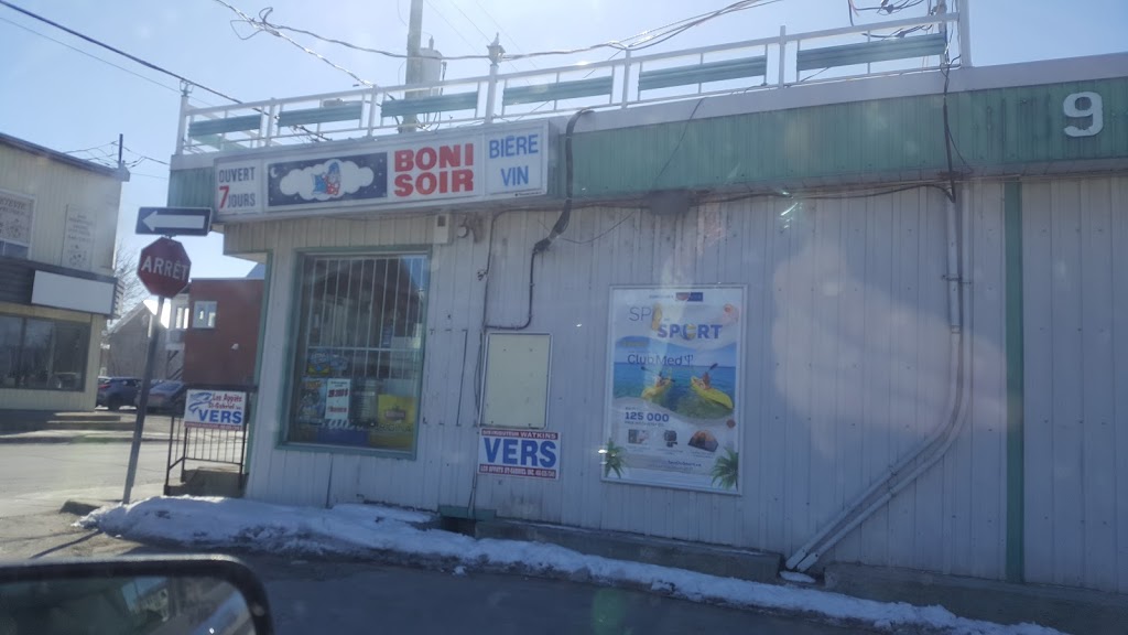 Villa Du Depanneur Bonisoir | 774 Rue Saint-Isidore, Saint-Lin - Laurentides, QC J5M 2V4, Canada | Phone: (450) 439-1635