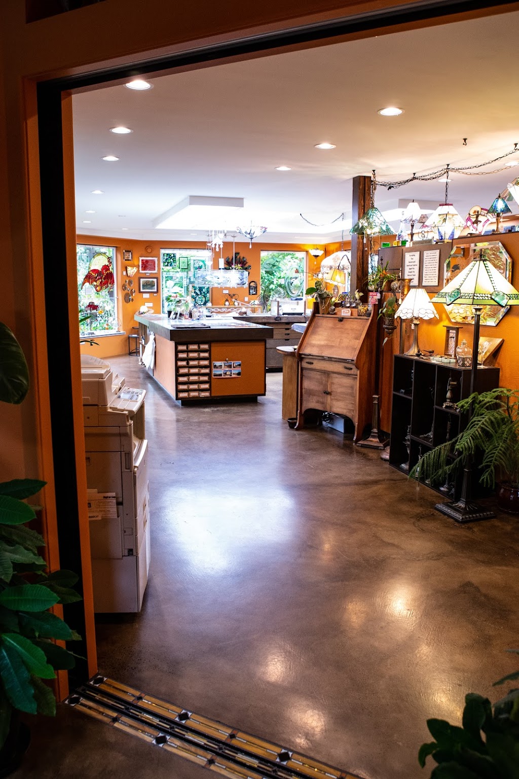 Jans Glass by the Sea | 2940 Comox Rd, Courtenay, BC V9N 3P6, Canada | Phone: (250) 339-4949