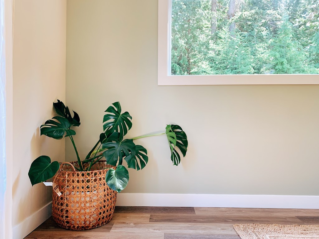 The Forest Side Stay | 5130 Ridgeview Dr, Sechelt, BC V7Z 0B8, Canada | Phone: (604) 741-8302