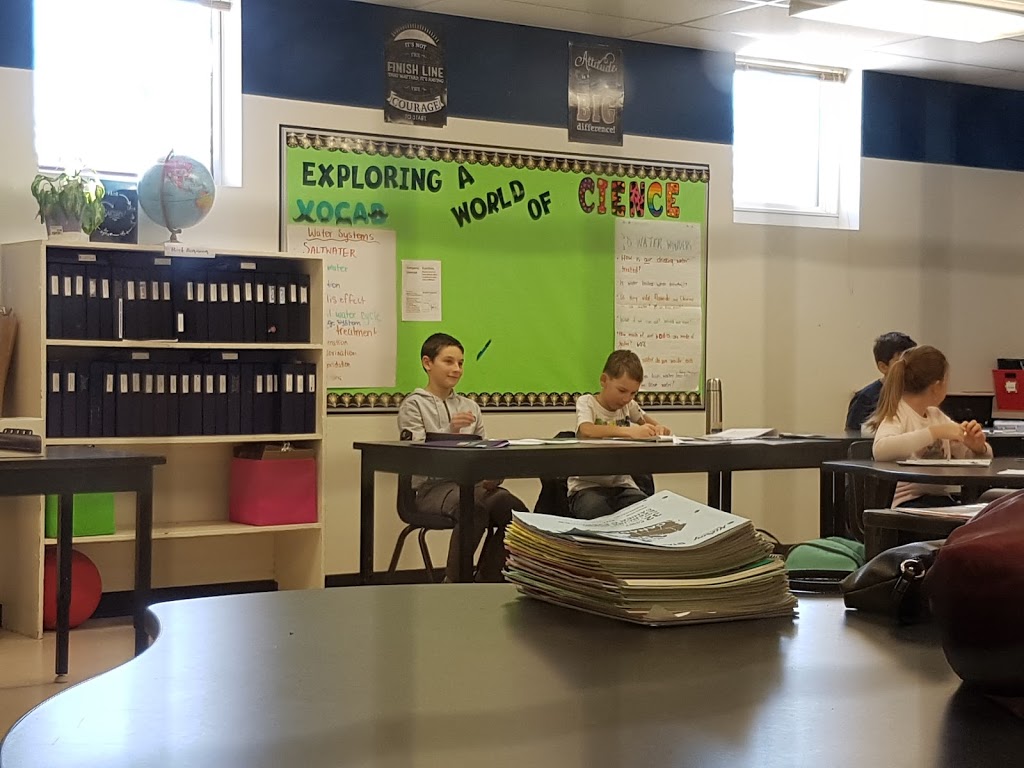 Morden Middle School École Morden | 150 Wardrop St, Morden, MB R6M 1Z2, Canada | Phone: (204) 822-6225