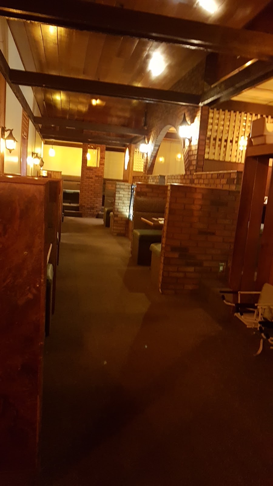 Glitters Family Restaurant & Lounge | 539 Victoria Ave, Regina, SK S4N 2L9, Canada | Phone: (306) 525-8306