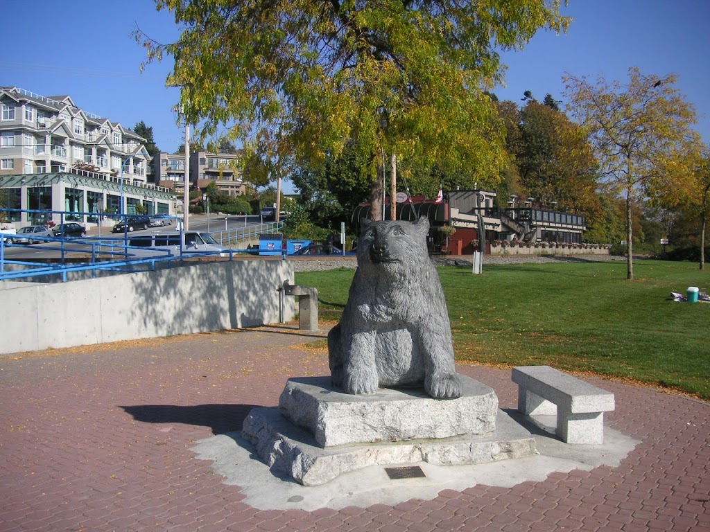 Bear Statue | point of interest | White Rock Promenade, White Rock, BC V4B 1C9, Canada | 6045412100 OR +1 604-541-2100