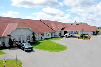 St Viateur Nursing Home | 1003 Limoges Rd, Limoges, ON K0A 2M0, Canada | Phone: (613) 443-5751