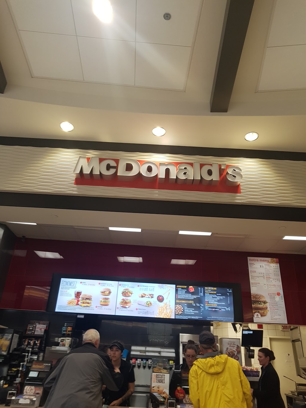 McDonalds | 1075 Boulevard Firestone, Joliette, QC J6E 6X6, Canada | Phone: (450) 752-1375