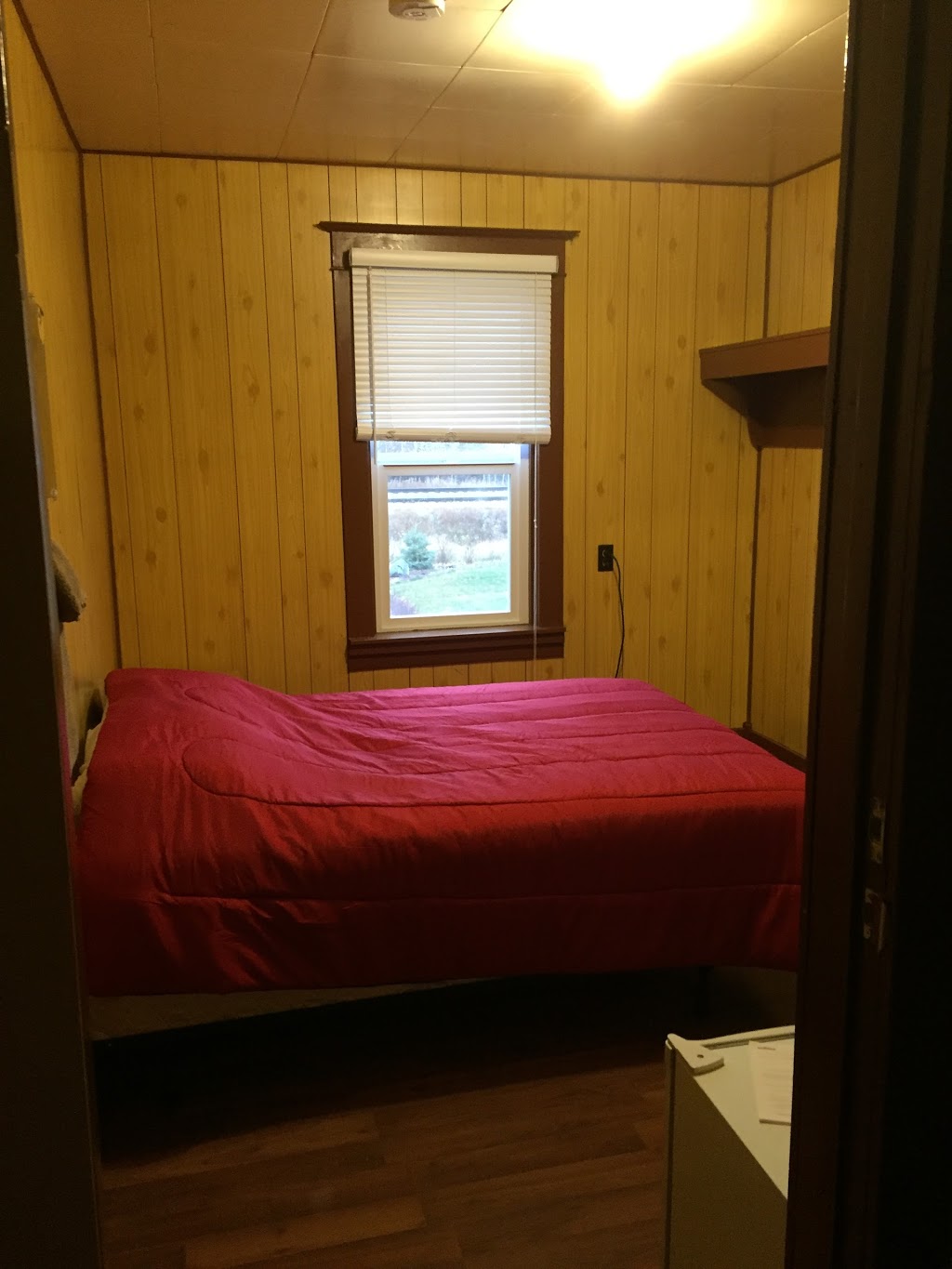 Onoway Hotel Hub Tavern And Kitchen | 4918 50 St, Onoway, AB T0E 1V0, Canada | Phone: (780) 967-2390