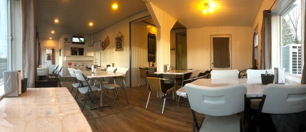 CASSE-CROÛTE MASKI | 95 Boul Est, Maskinongé, QC J0K 1N0, Canada | Phone: (819) 227-1227