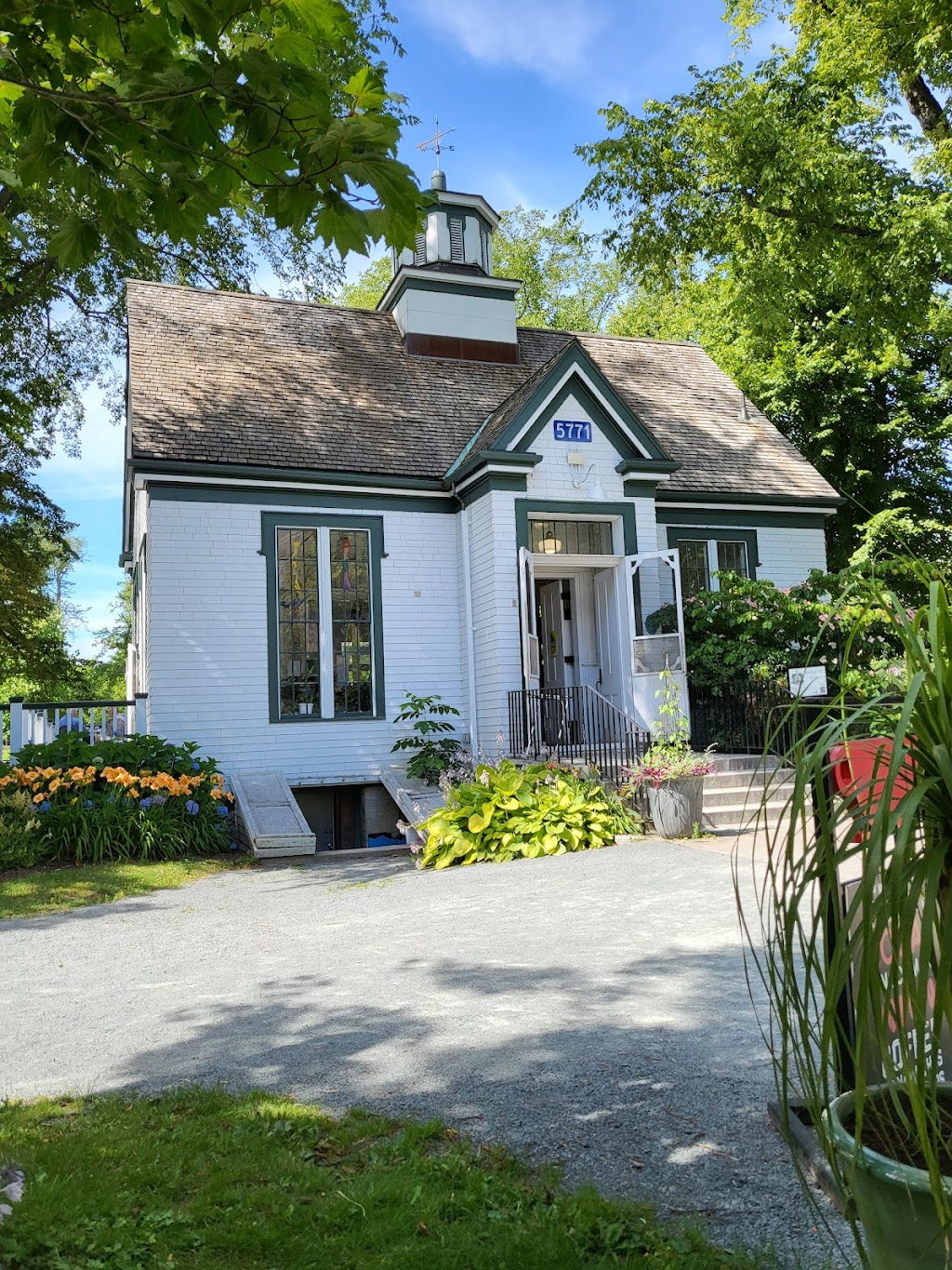 Halifax Public Gardens | Spring Garden Rd. &, Summer St, Halifax, NS B3J 3S9, Canada | Phone: (902) 456-4552