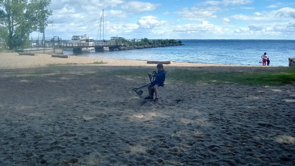 Beaconsfield Beach | 286 Boulevard Beaconsfield, Beaconsfield, QC H9W 4A4, Canada