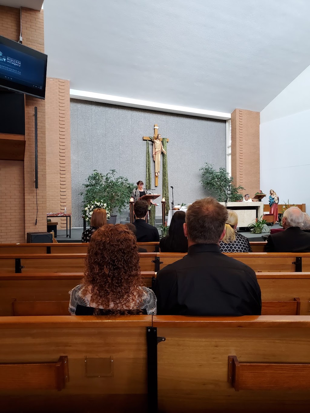 St Gerards Church | 8944 Elbow Dr SW, Calgary, AB T2V 1L2, Canada | Phone: (403) 253-2251