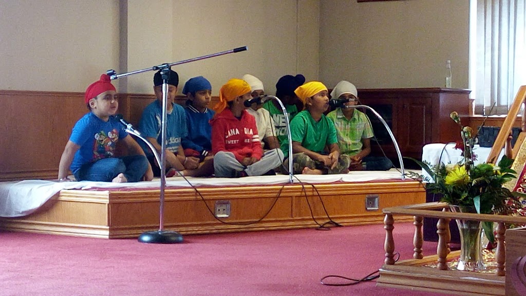 Ramgarhia Association Of Manitoba Inc | 566 Archibald St, Winnipeg, MB R2J 0X4, Canada | Phone: (204) 237-7788