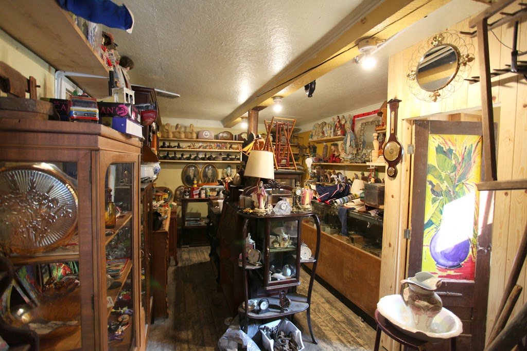 Antiquité Brocante Chez Yvan | 279 Chemin du Roy, Deschambault, QC G0A 1S0, Canada | Phone: (418) 286-4112