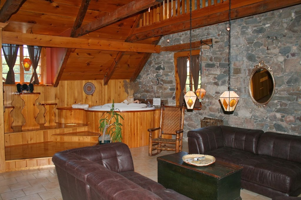 Manoir Ramezay | 492 Rue Claude-De Ramezay, Marieville, QC J3M 1J6, Canada | Phone: (450) 460-3251
