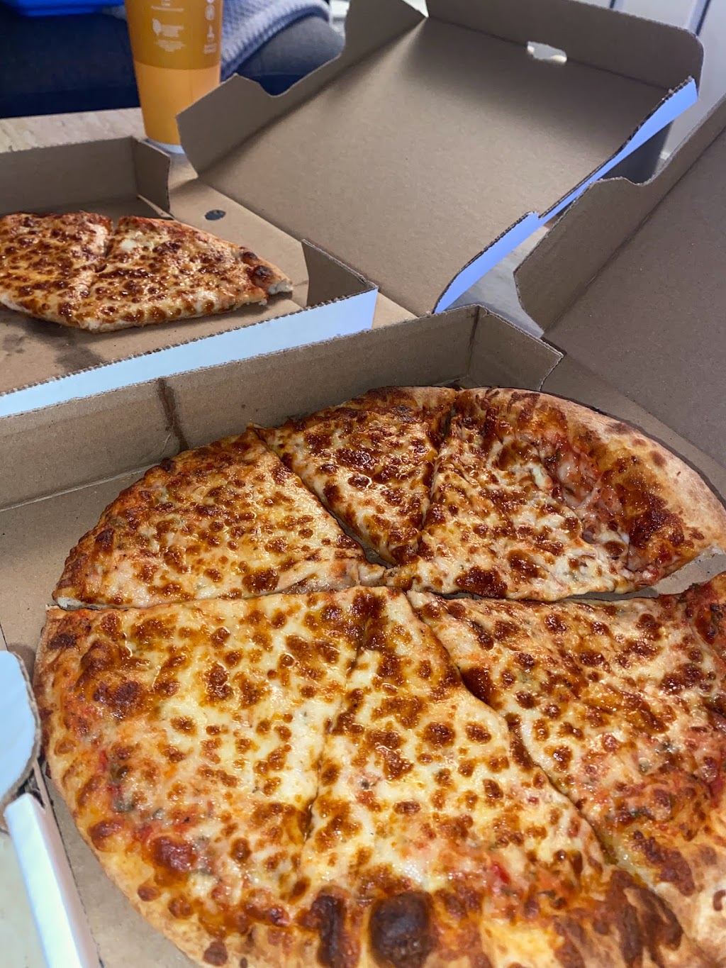 Pizza les Frères | 784 Bd du Curé-Labelle #40, Laval, QC H7V 2V3, Canada | Phone: (450) 688-8900