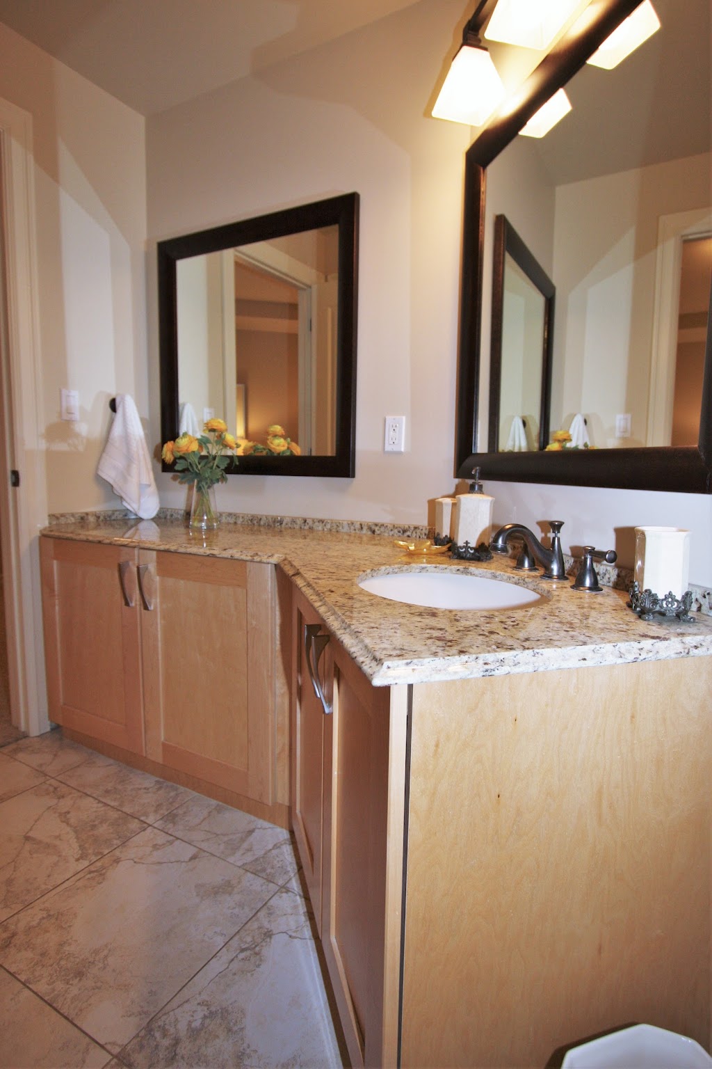 Meridian Plaza | 10142 111 St NW, Edmonton, AB T5K 1K6, Canada | Phone: (780) 497-0988