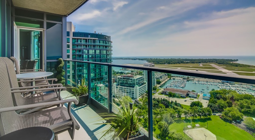 WaterParkCity Condos | 215, Fort York Blvd, Toronto, ON M5V 4A2, Canada | Phone: (647) 643-0937