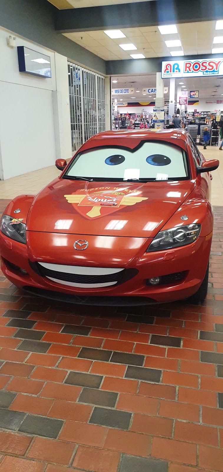 Carrefour Jeannois | 1221 Bd Marcotte, Roberval, QC G8H 3B8, Canada | Phone: (418) 275-3143