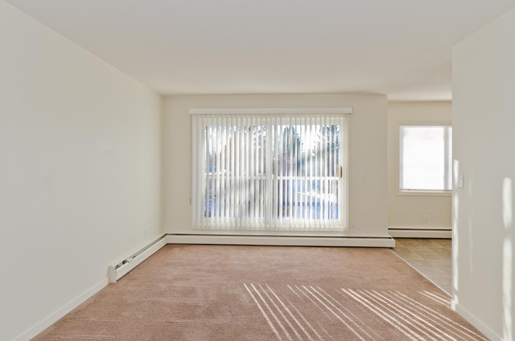 Lakeside Estates | 5334 Lakeview Dr SW, Calgary, AB T3E 5R9, Canada | Phone: (403) 531-9129