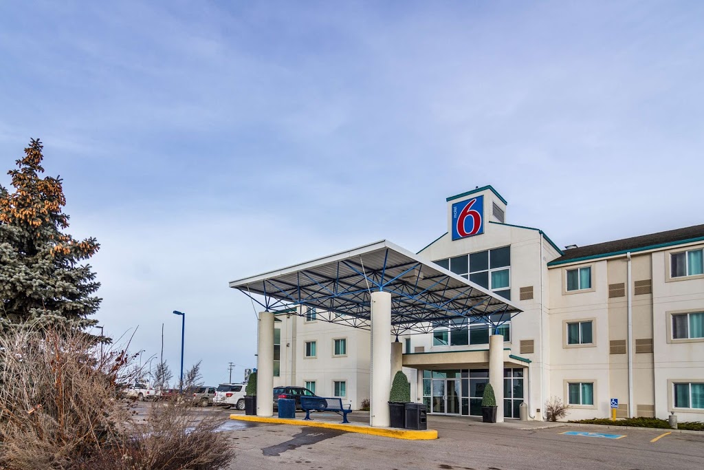 Motel 6 Saskatoon SK | 231 Marquis Dr, Saskatoon, SK S7R 1B7, Canada | Phone: (306) 665-6688