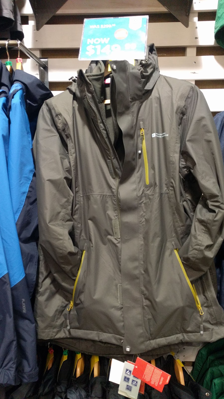 Mountain Warehouse | 8555 Campeau Drive Tanger Outlet Mall #190, Ottawa, ON K2T 0K5, Canada | Phone: (613) 836-0595