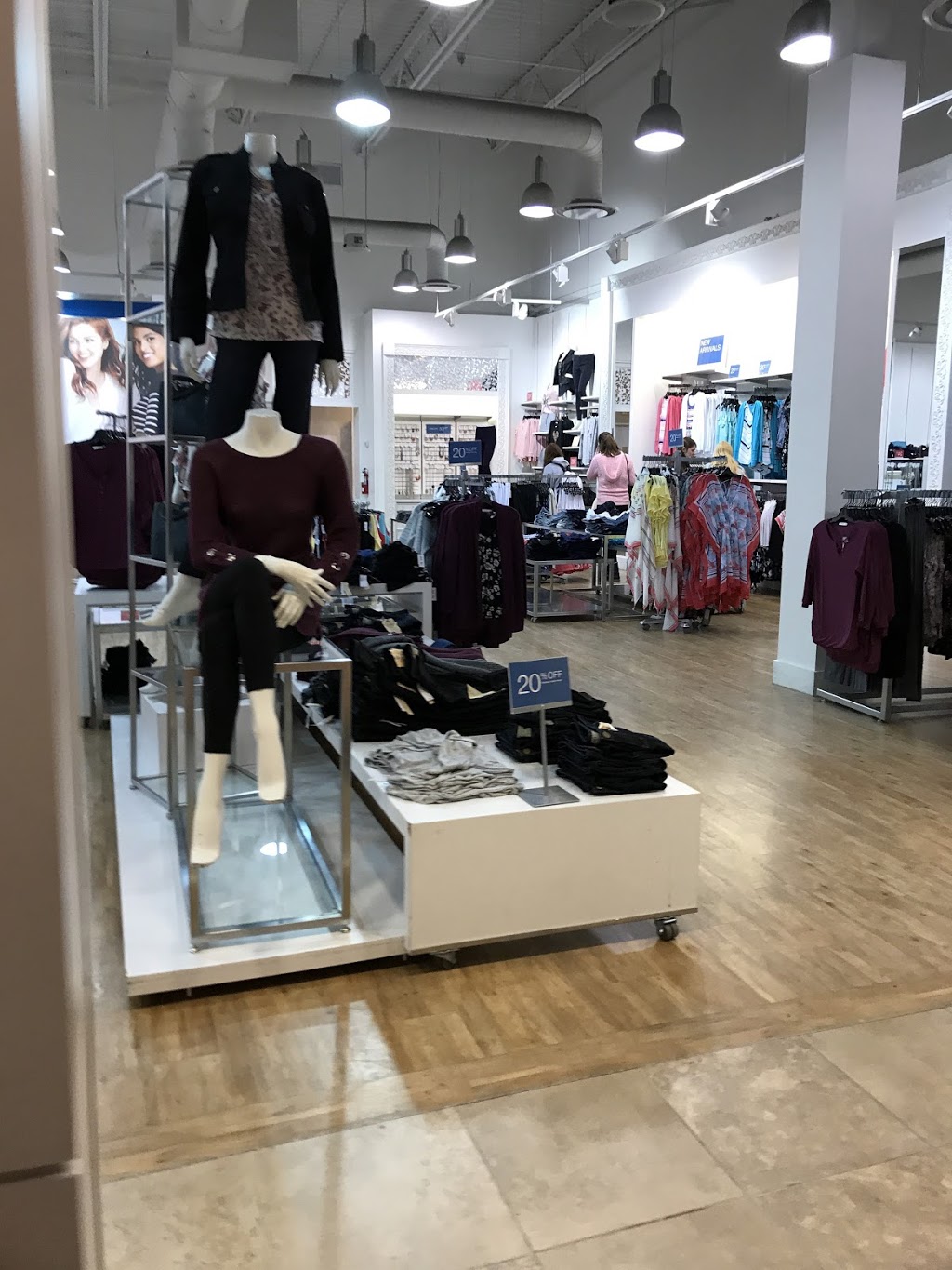 Rickis | CrossIron Mills, 261056 Crossiron Blvd Unit #323, Rocky View No. 44, AB T4A 0G3, Canada | Phone: (403) 274-4672