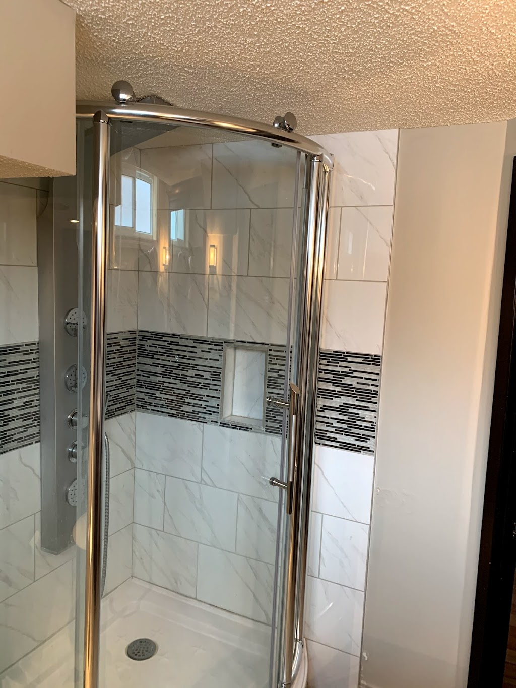 Renovak Homes LTD | 6143 175 Ave NW, Edmonton, AB T5Y 3P2, Canada | Phone: (587) 899-1272