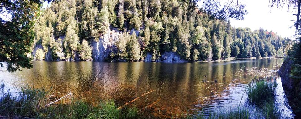 Les Berges du rocher | 2043-2399 Chemin du Lac-des-Trois-Frères, Saint-Adolphe-dHoward, QC J0T 2B0, Canada | Phone: (514) 926-4197