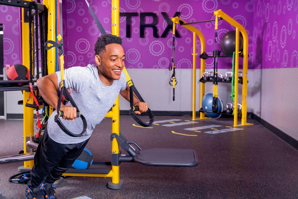 Planet Fitness | 199 Bell Blvd, Belleville, ON K8P 5B8, Canada | Phone: (613) 707-8820
