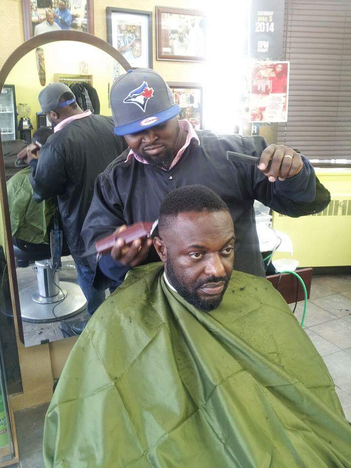 Blessings Hairport | 2103 Weston Rd, York, ON M9N 1X7, Canada | Phone: (416) 235-1666