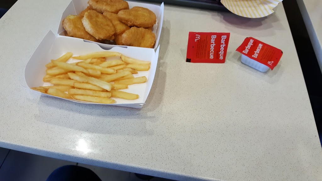McDonalds | 6750 Avenue de la Plaza, Sorel-Tracy, QC J3R 4L7, Canada | Phone: (450) 743-1313