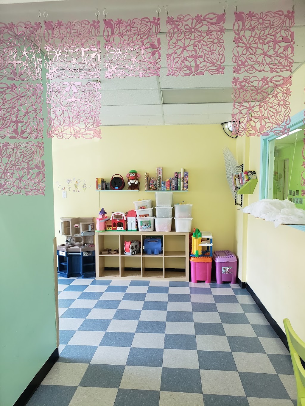Garderie La Petite Tendresse | 8801 Rue Beyries, LaSalle, QC H8P 2S8, Canada | Phone: (514) 368-8890