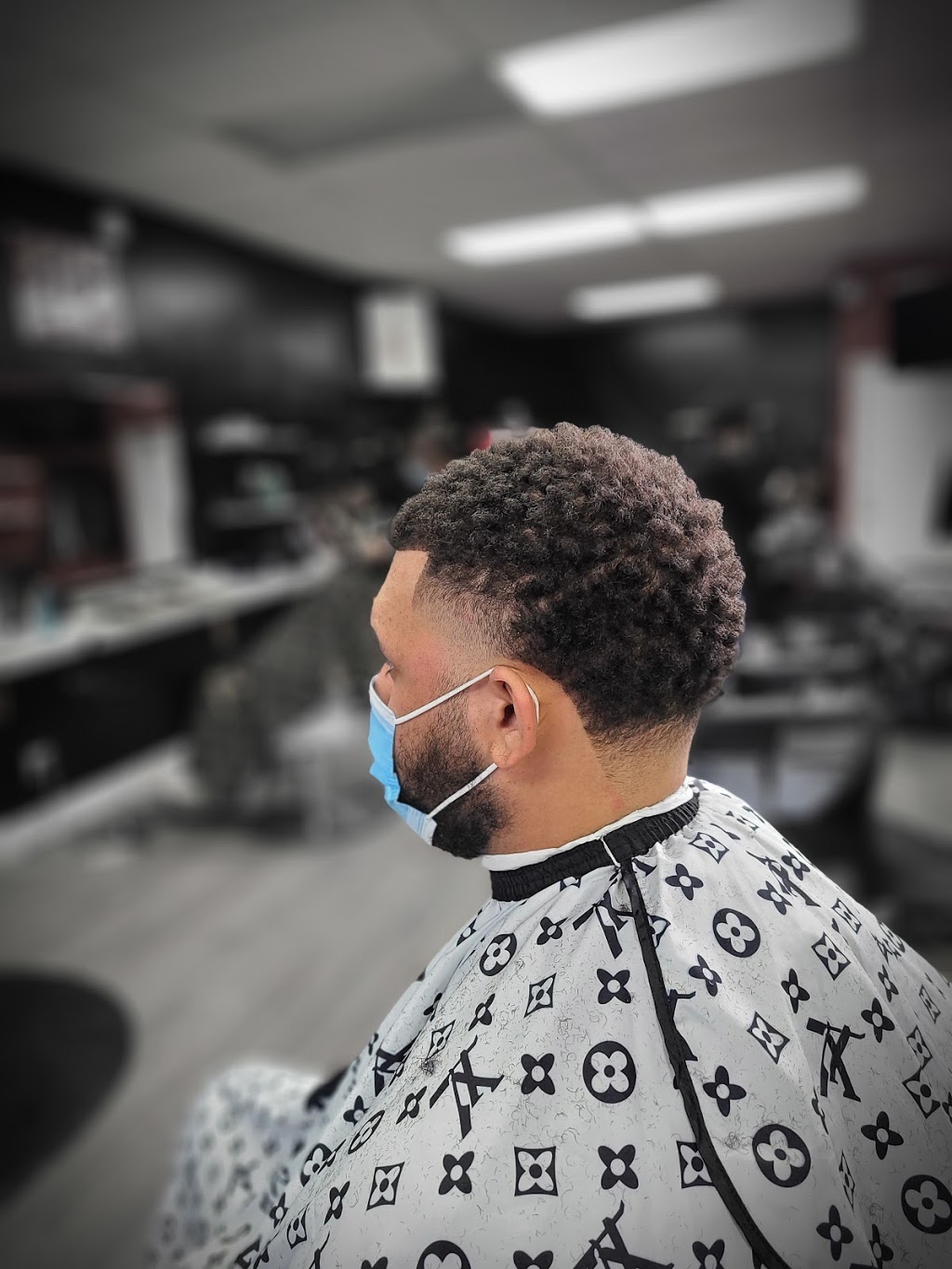 Oro Barber Shop | 23 Macdonell St, Guelph, ON N1H 2Z4, Canada | Phone: (519) 763-3203