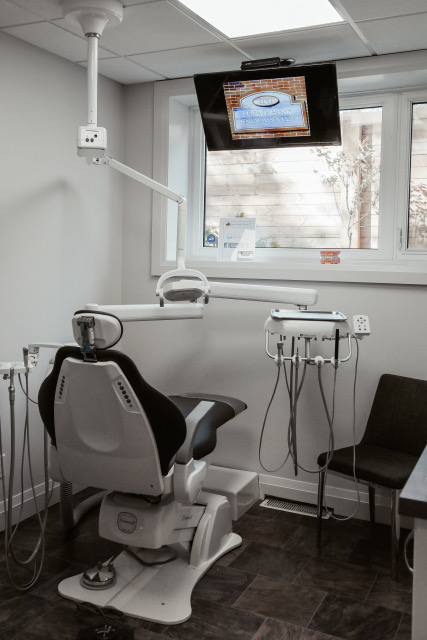 Lorne Park Dental | 1151 Lorne Park Rd, Mississauga, ON L5H 3A6, Canada | Phone: (905) 278-5972
