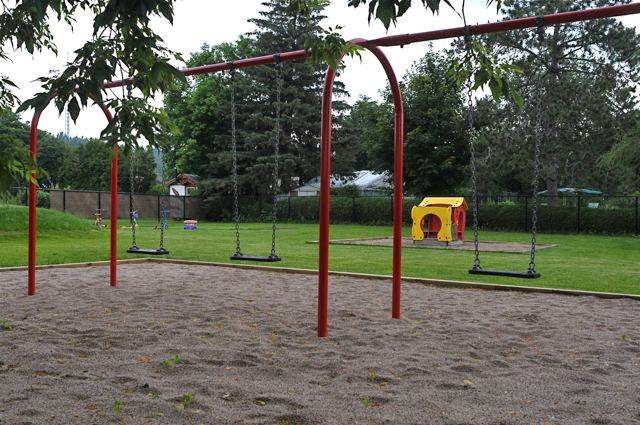Nursery Croque La Vie | 135 Rue Notre Dame, Oka, QC J0N 1E0, Canada | Phone: (450) 415-4258