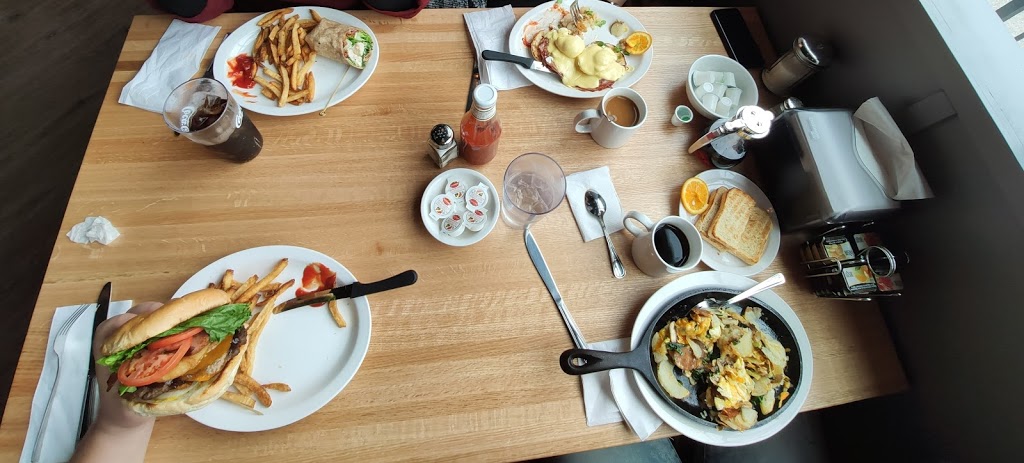 Normans Diner | 11850 Oceola Rd #403, Lake Country, BC V4V 2T5, Canada | Phone: (778) 480-6706