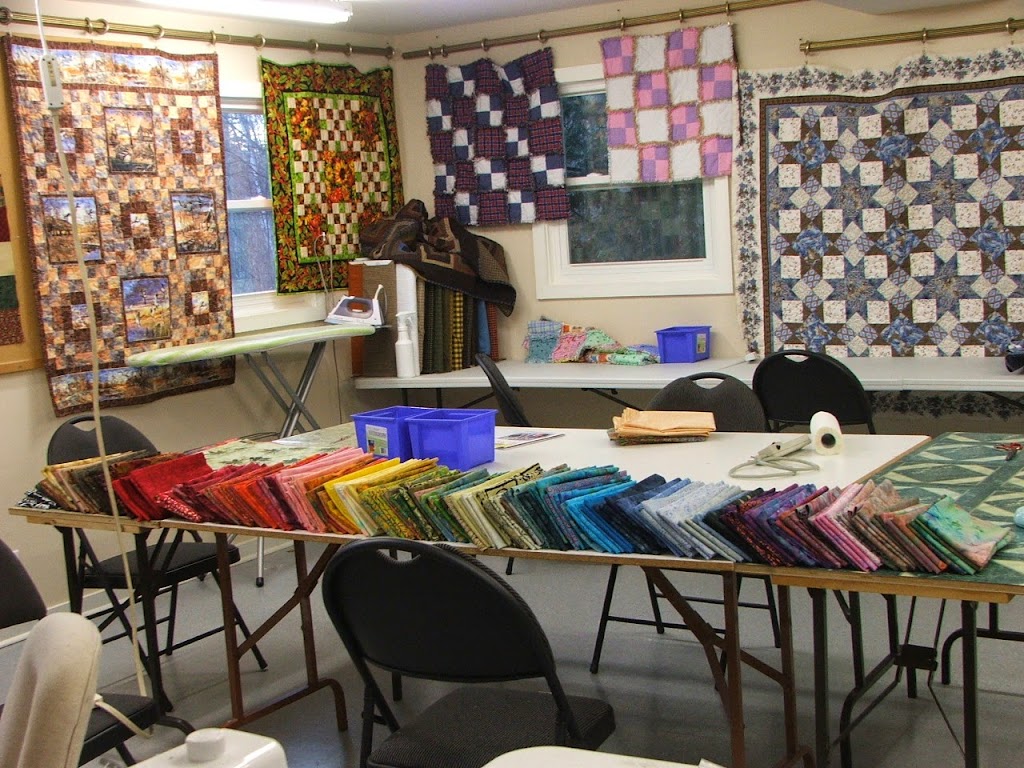 Algonquin Sewing Center | 1049 Victoria St #3, Petawawa, ON K8H 2E2, Canada | Phone: (613) 732-4789