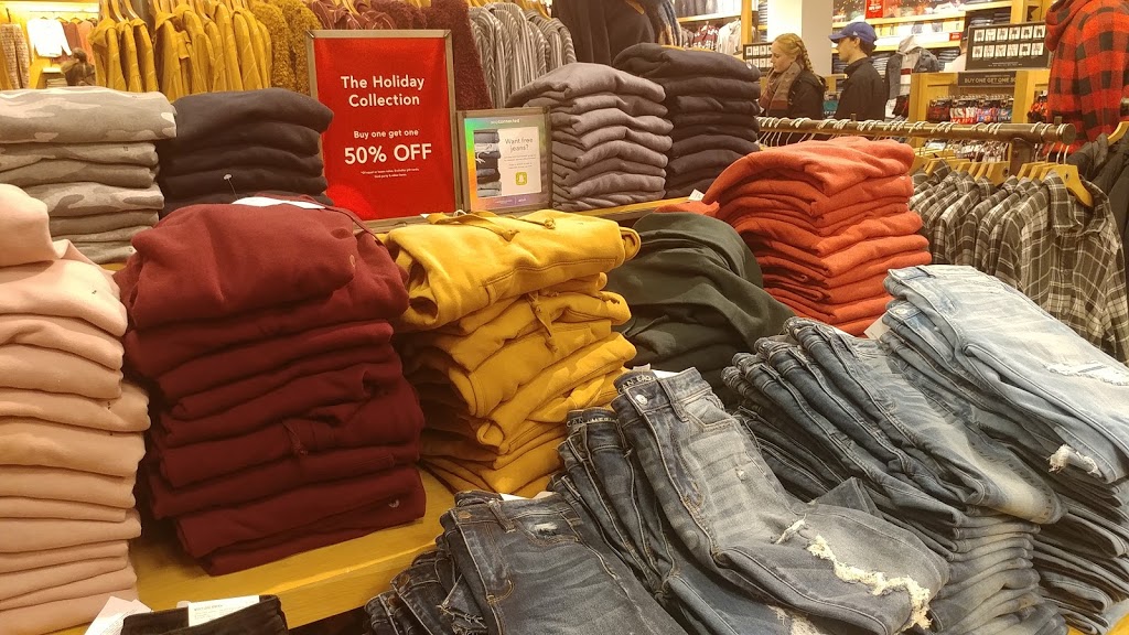American Eagle Outfitters | 550 King St N Unite E12, Waterloo, ON N2L 5W6, Canada | Phone: (519) 886-6949