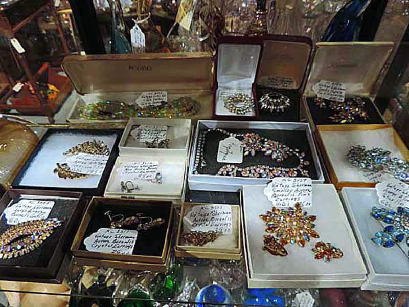 Thornbury Antique Market | Kings Court, (Hwy, 99 King St E #26, Thornbury, ON N0H 2P0, Canada | Phone: (226) 665-8999