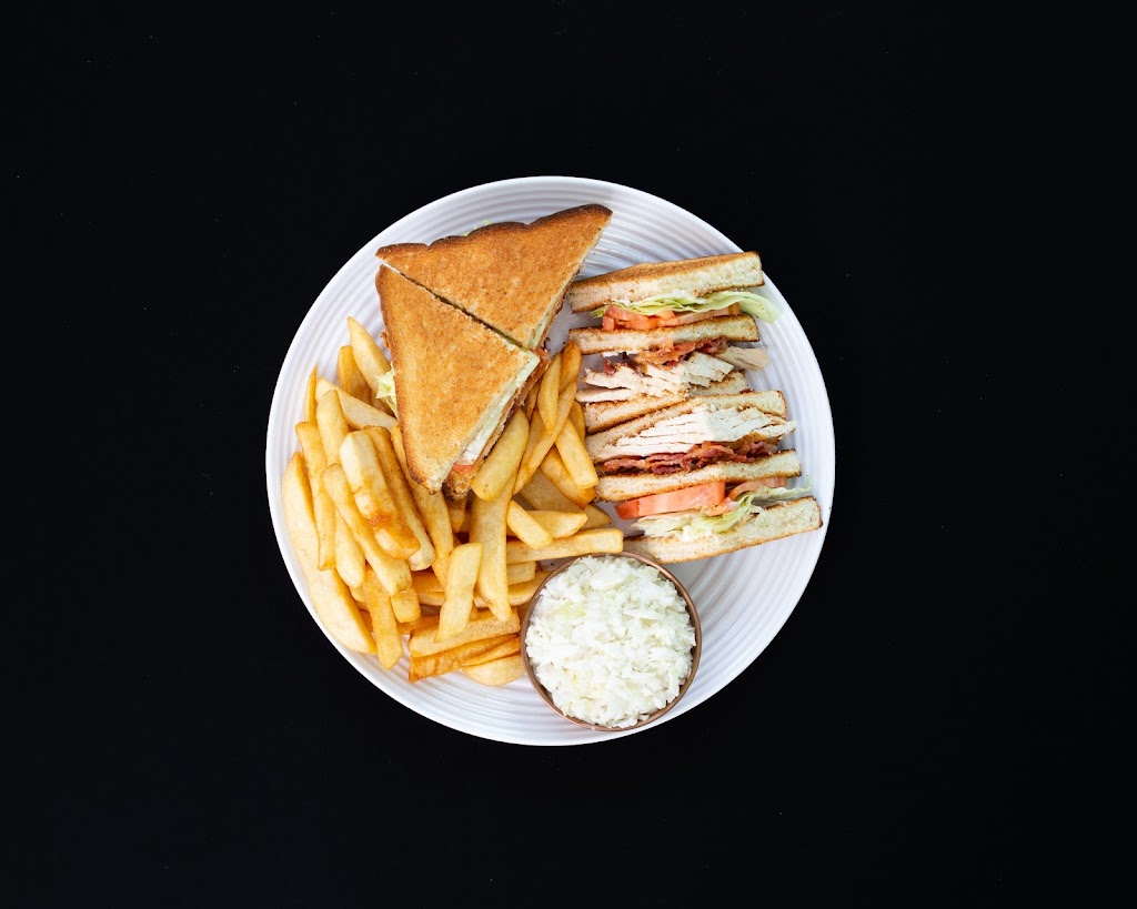 Lorenzos Pizzeria | 94 Montréal Rd, Vanier, ON K1L 6E6, Canada | Phone: (613) 562-0848