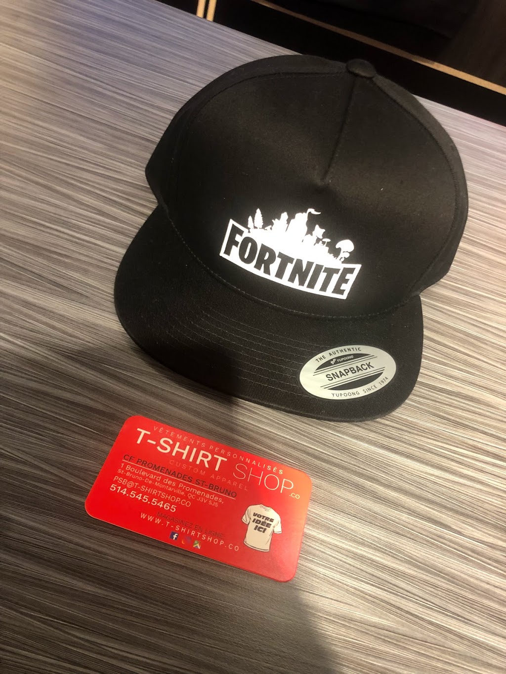 T-Shirt Shop - Vêtements Personnalisés | CF Promenades, 1 Boulevard des Promenades, Saint-Bruno-de-Montarville, QC J3V 5J5, Canada | Phone: (514) 545-5465