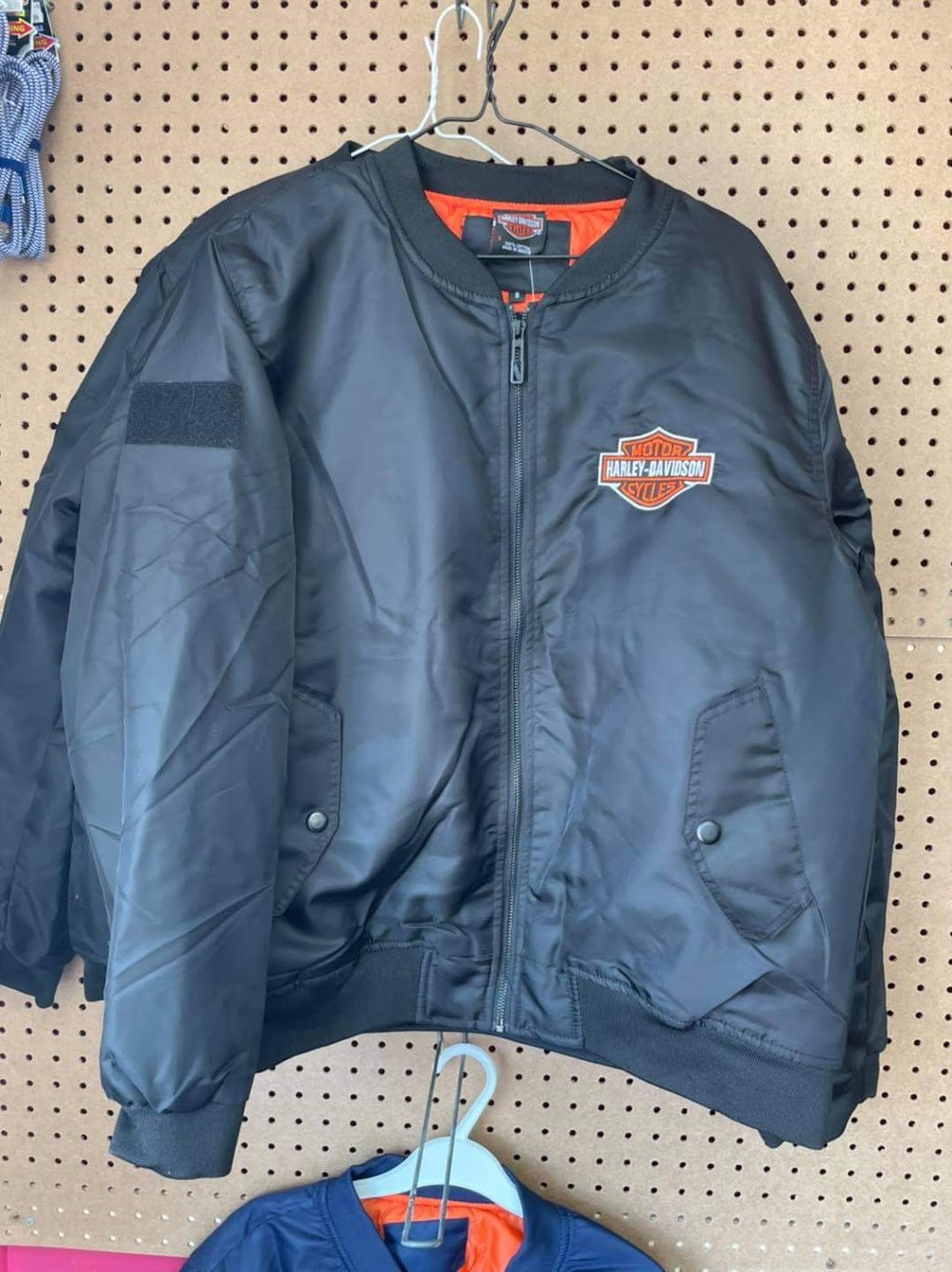Liquidation chez Pat | 26 Rue Paré, Trois-Rivières, QC G8T 6V8, Canada | Phone: (873) 240-1210