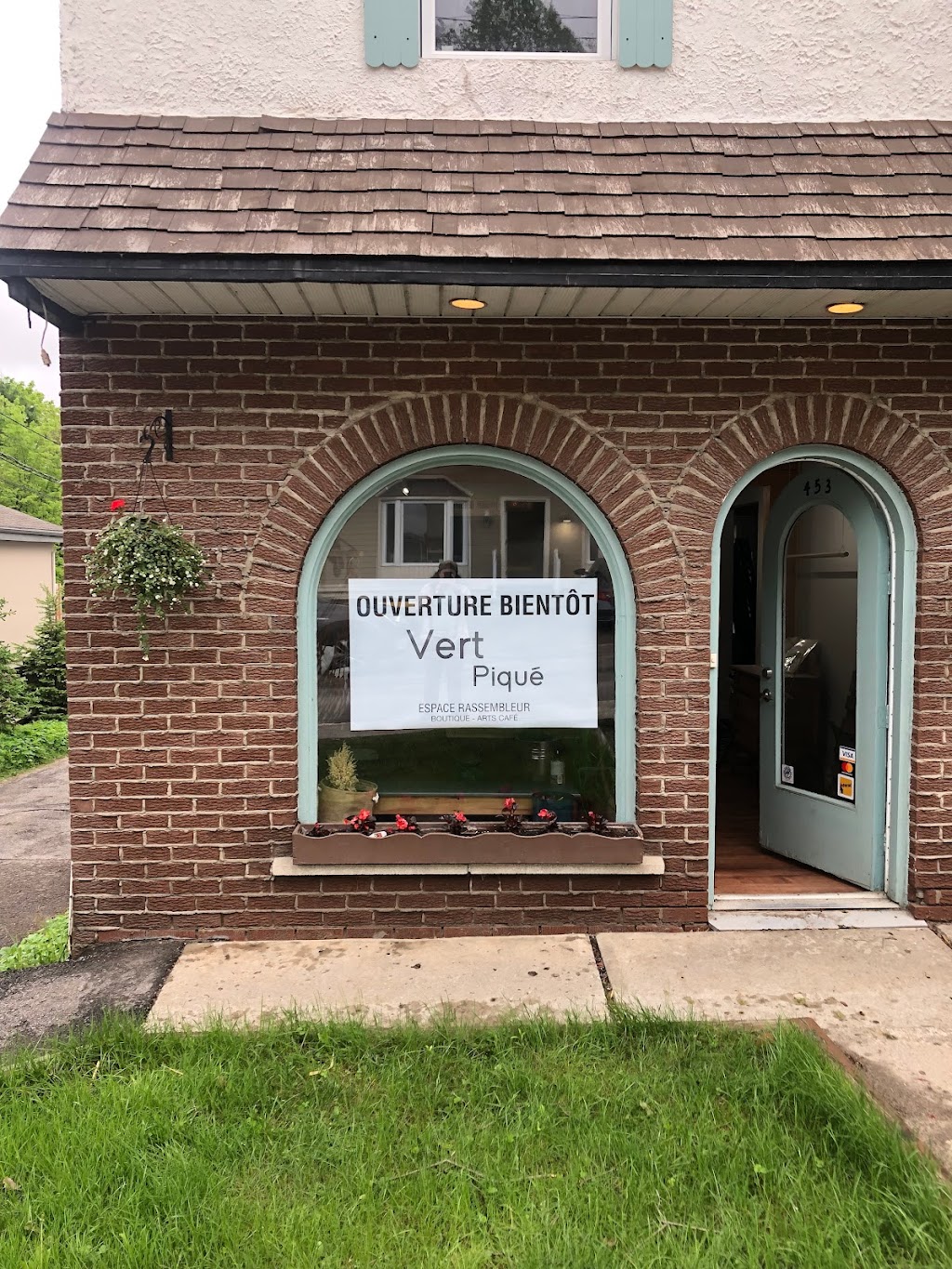 Vert Piqué -Espace rassembleur | 453 Chem. Pierre Péladeau, Sainte-Adèle, QC J8B 1Z3, Canada | Phone: (514) 692-9643