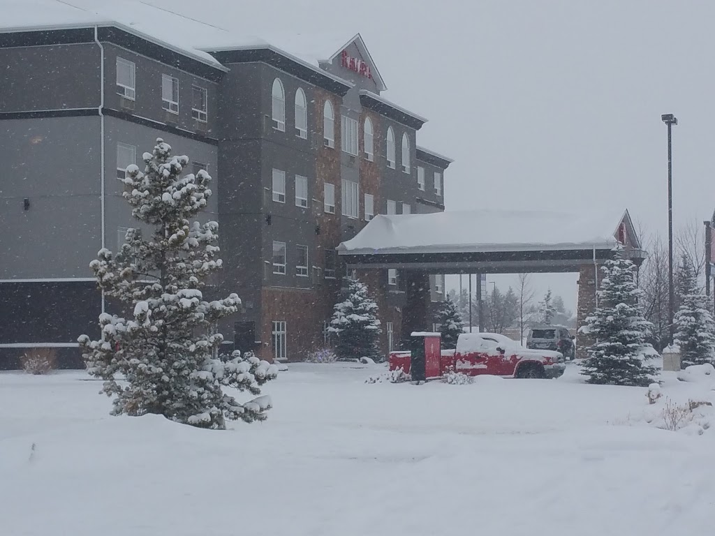 Ramada by Wyndham High River | 1512 13 Ave SE, High River, AB T1V 2B1, Canada | Phone: (403) 603-3183