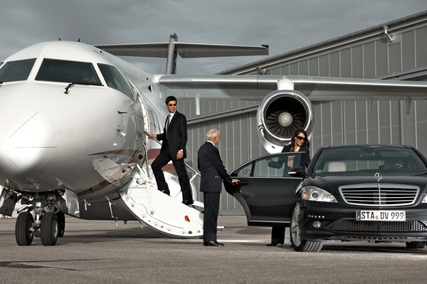 Airport Taxi Toronto - flat rates Airport Taxi | 310 Barons St, Woodbridge, ON L4H 3N5, Canada | Phone: (844) 999-0777