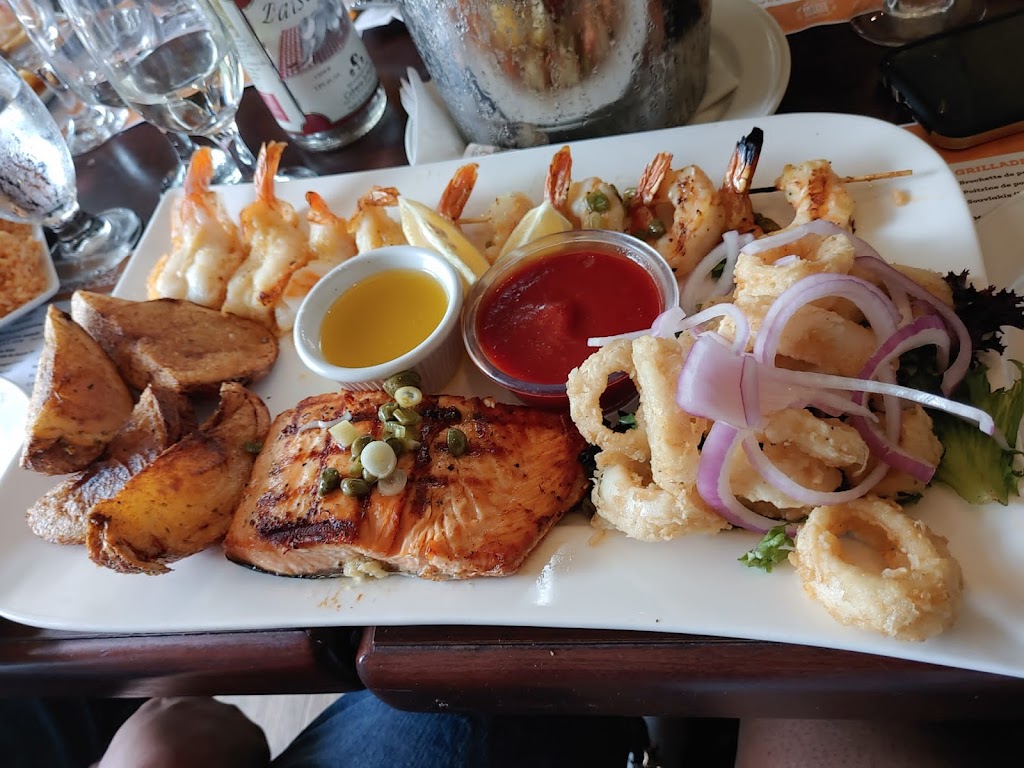 Casa Grecque | 275 Rue de Montigny, Saint-Jérôme, QC J7Z 5P9, Canada | Phone: (450) 431-7660