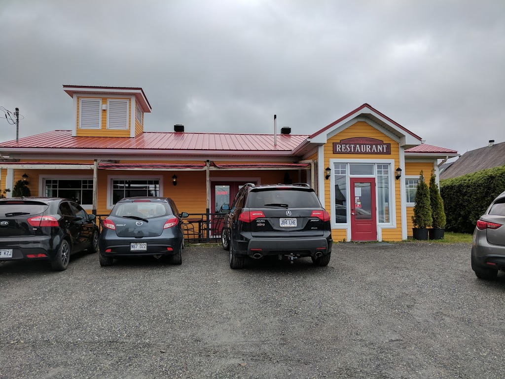 Restaurant Côté Cour | 253 Rue Principale, Lambton, QC G0M 1H0, Canada | Phone: (418) 486-2323