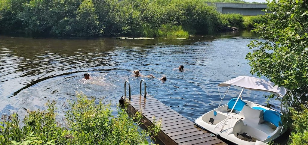 Golf Course Inn | 71B Golf Course Rd, Katrine, ON P0A 1L0, Canada | Phone: (705) 349-8337