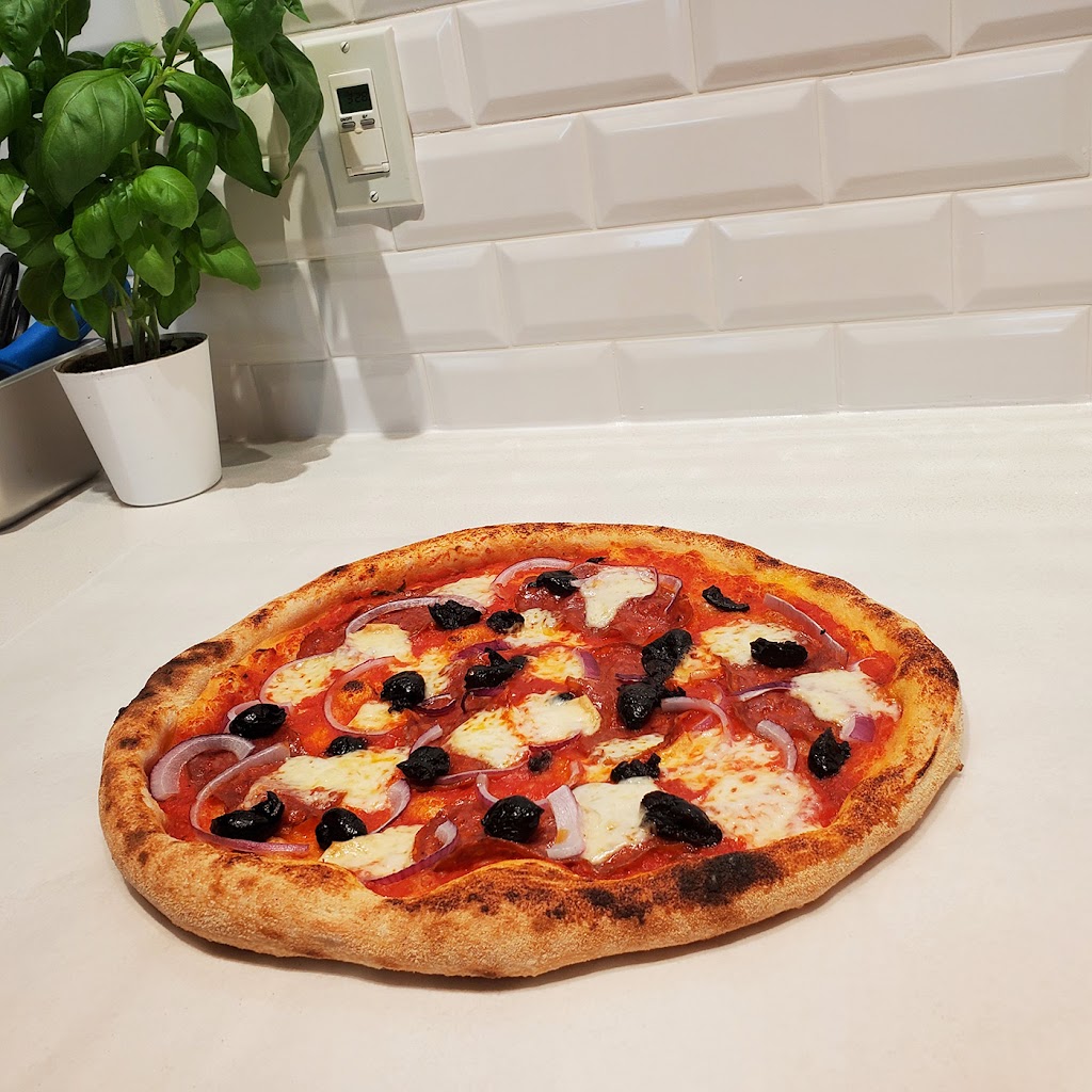 Forno Pizzeria | Canada, Ontario, Oakville, River Glen Blvd, CA ON邮政编码: L6H 6X6 | Phone: (365) 726-7747