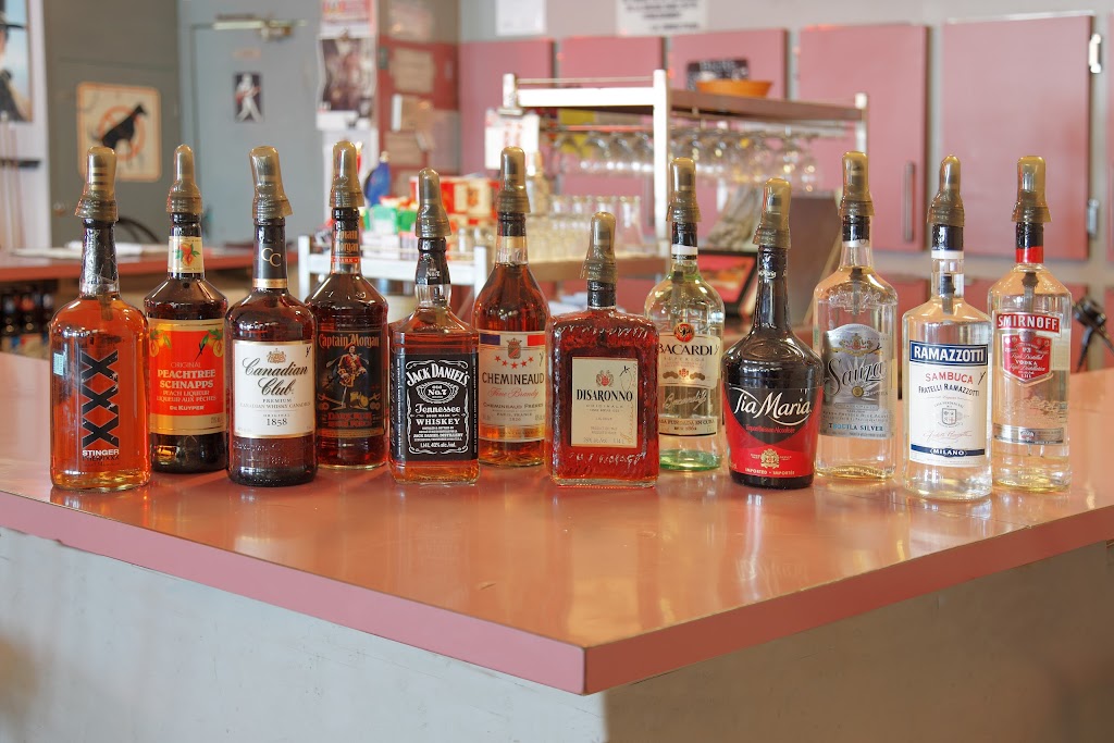 Bar LEtalon Fabreville - Bar rencontre | 3496 Bd Dagenais O, Laval, QC H7P 1V7, Canada | Phone: (450) 622-5805