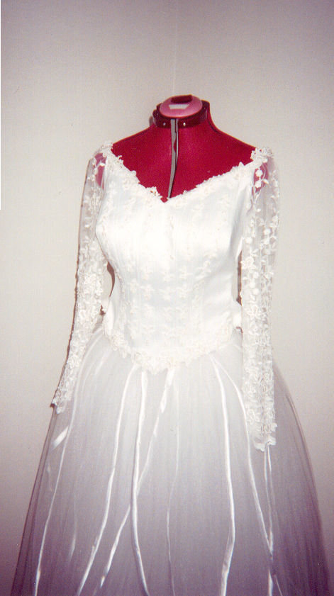 Moda Maio Fashion and Design Dressmaking | 2904 Bank St, Gloucester, ON K1T 1N5, Canada | Phone: (613) 523-8734